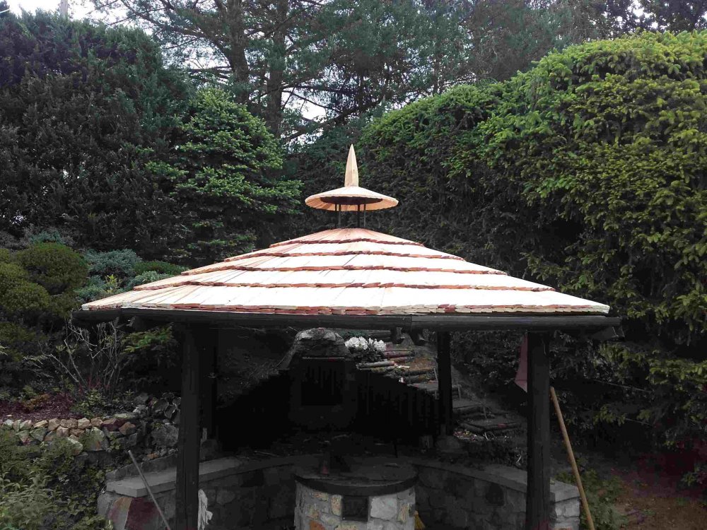 Drdlík- altán se štípaným šindelem na střeše